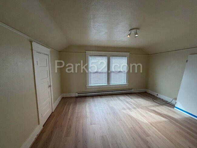 Building Photo - 1711 S 9th St