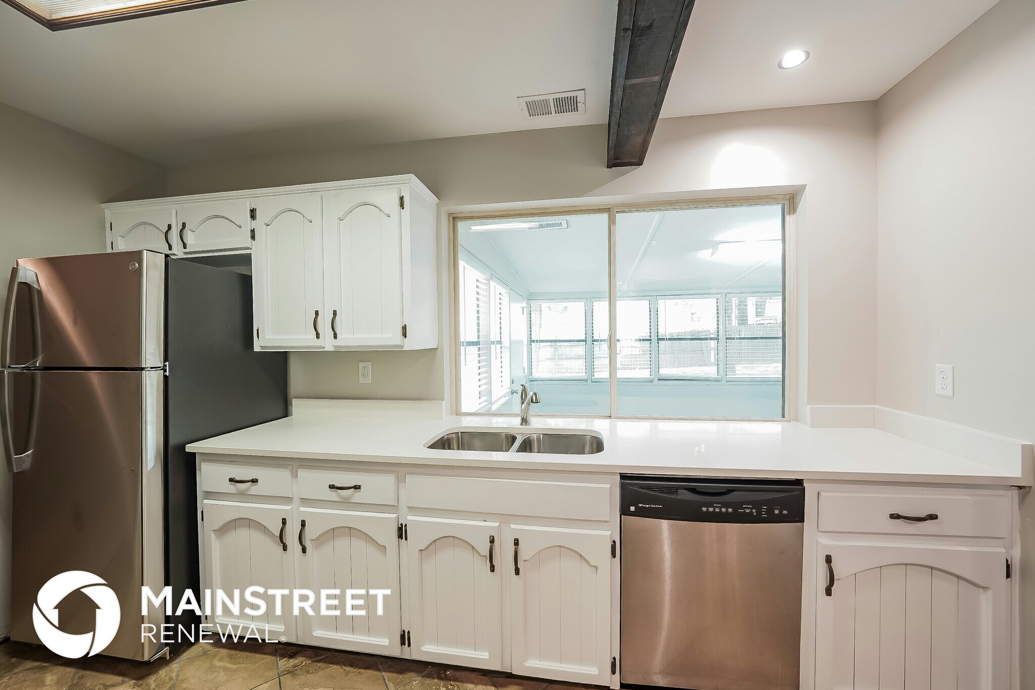 Building Photo - 2064 Edenwood Dr