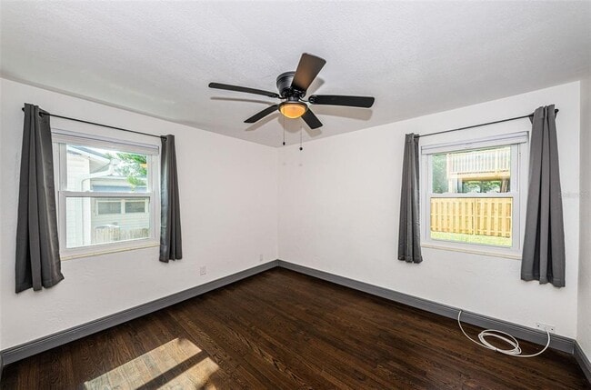 Building Photo - 618 40th Ave N