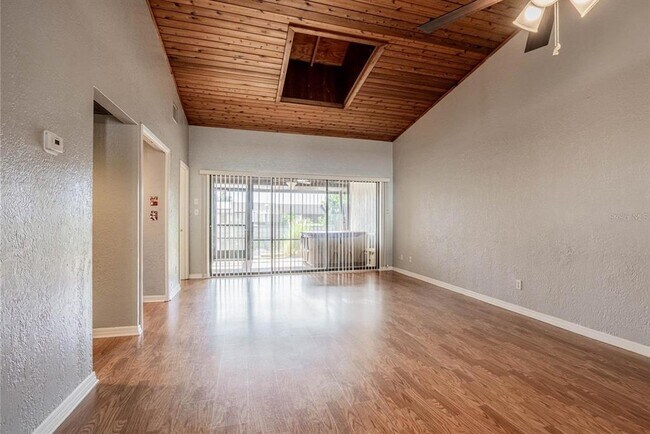 Building Photo - 8 Huntley Ct