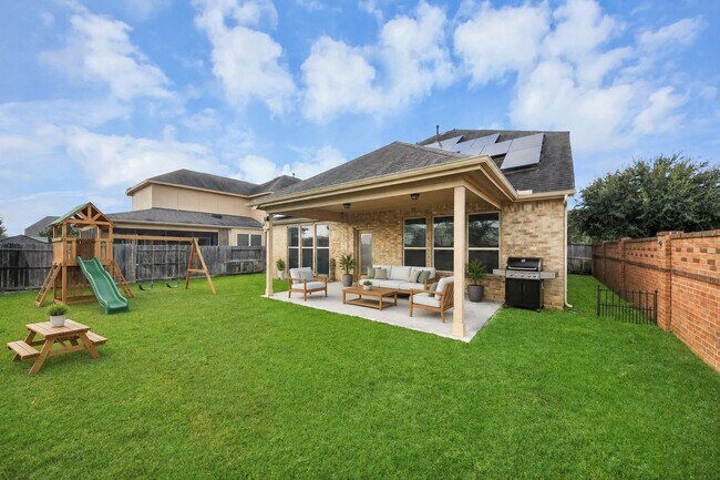 Building Photo - 23714 Via Viale Dr