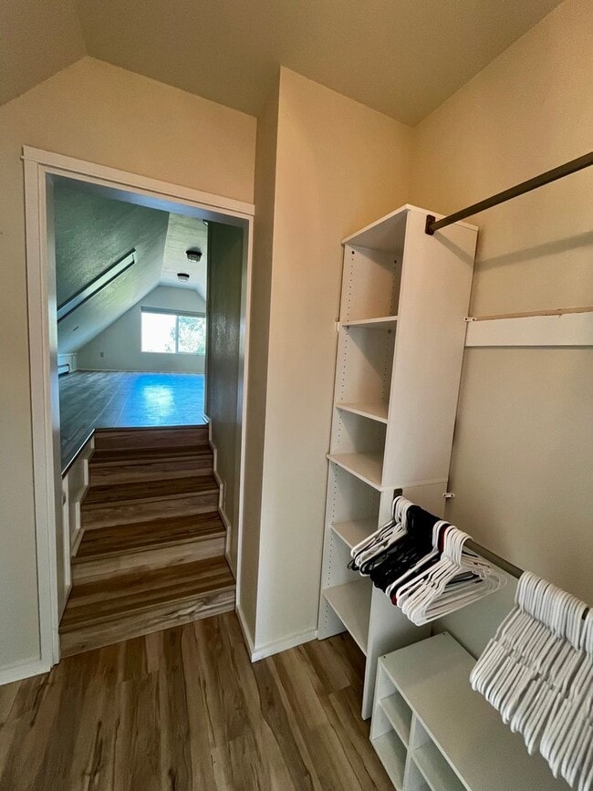 Building Photo - Executive Rental on Riverside Country Club...