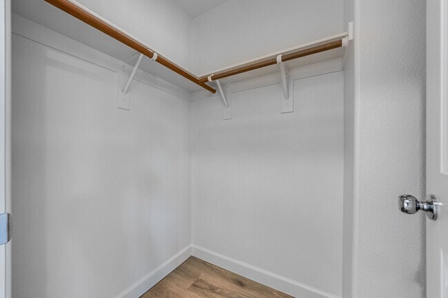 Building Photo - Fully Remodeled & Move-In Ready – Modern Finishes + Huge Loft!