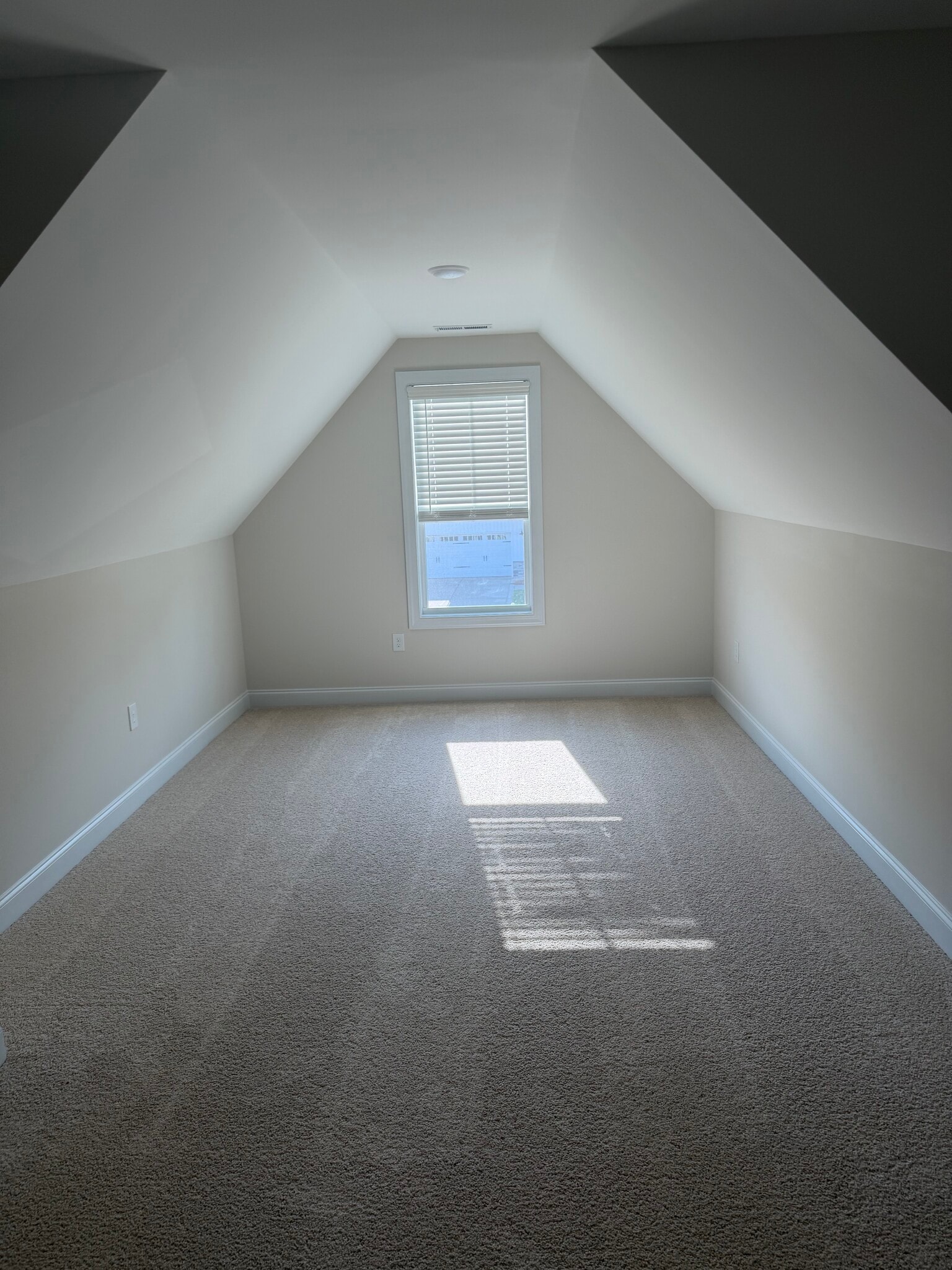 Bonus room - 765 Union St