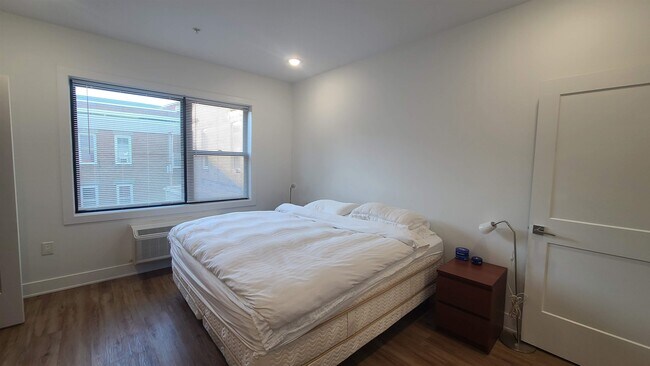 Building Photo - 111 75th St