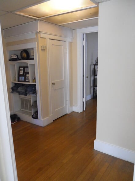 Building Photo - 528 Stephenson St