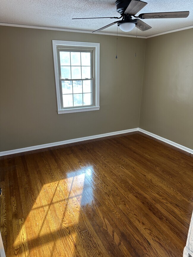 Building Photo - 2500 N 49th St