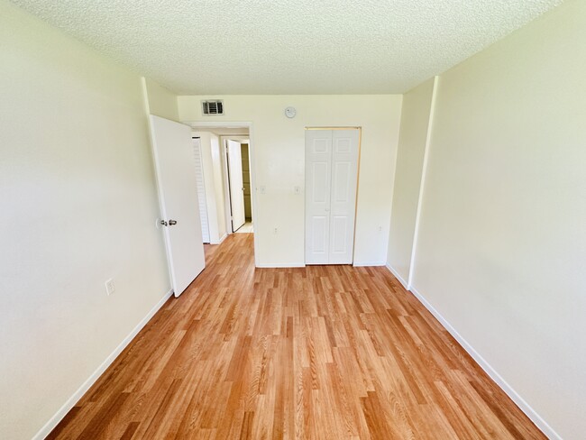 Building Photo - 206 Benoist Farms Rd