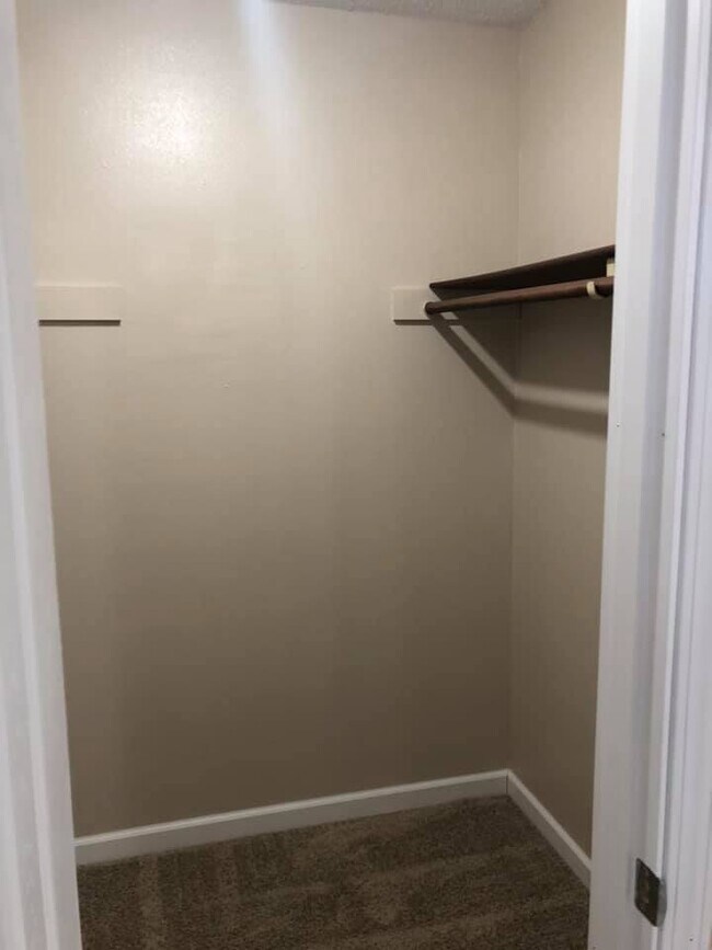 Building Photo - 411 Packwaukee St