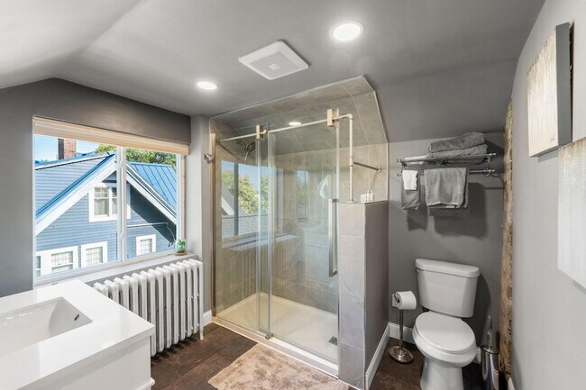 Building Photo - 2707 Garfield Ave