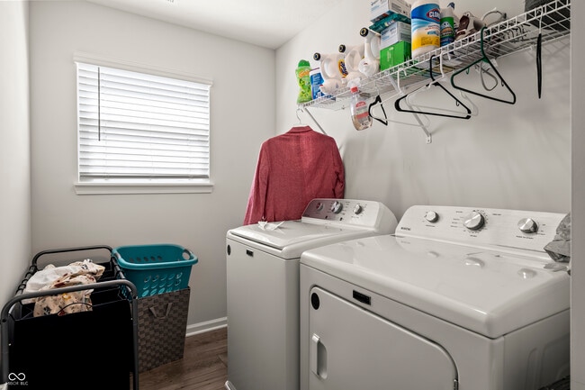 Building Photo - 1399 Hat Band St