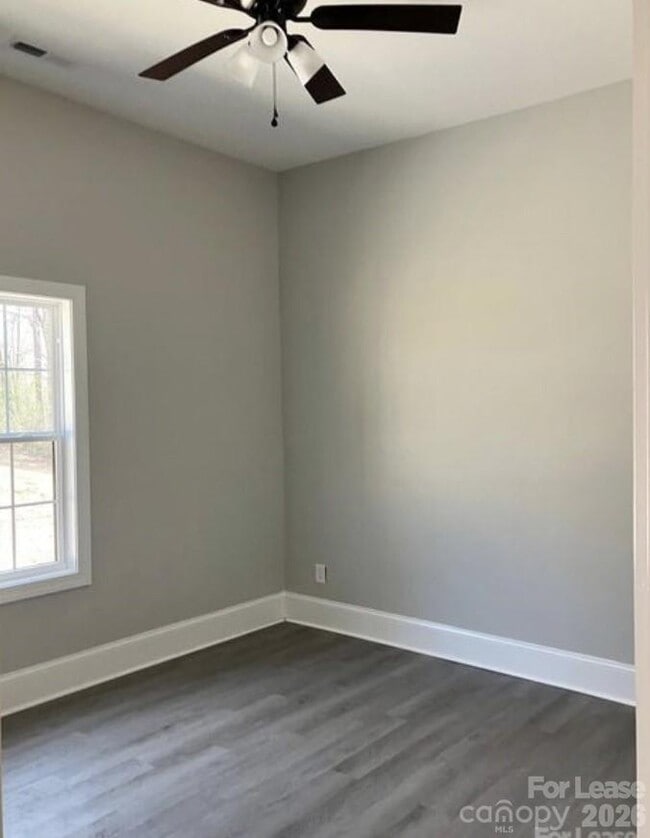 Building Photo - 2961 Beaty Rd