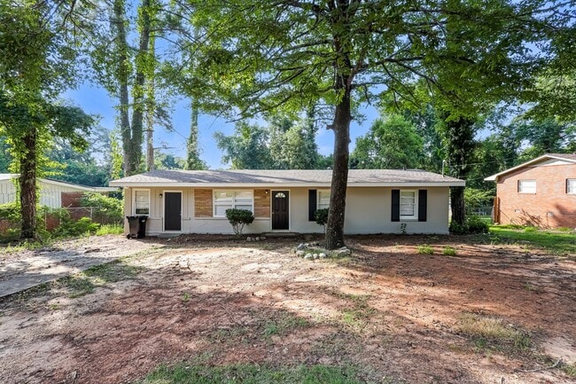 Building Photo - 2080 Shelby St
