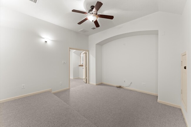 Building Photo - 3 N Beech Springs Cir