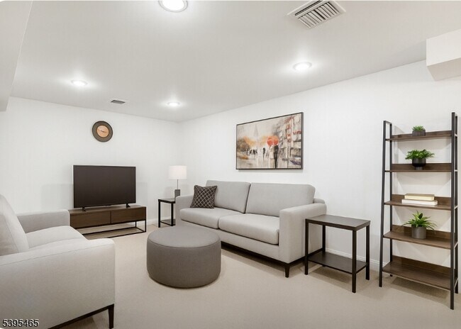 Building Photo - 128 Lee St