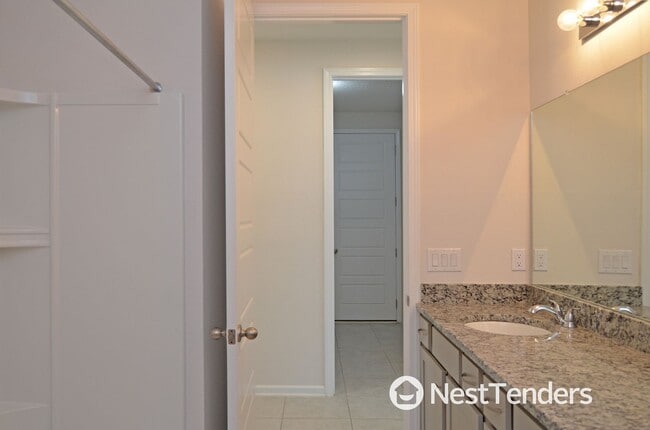 Building Photo - 95511 Hanover Ct