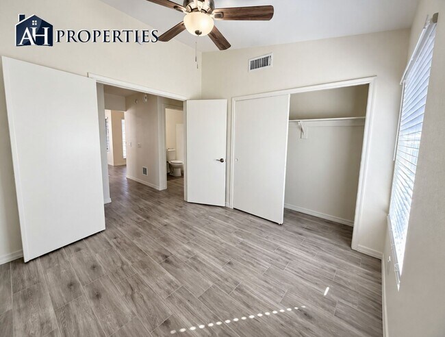 Building Photo - 7516 W Tonto Dr