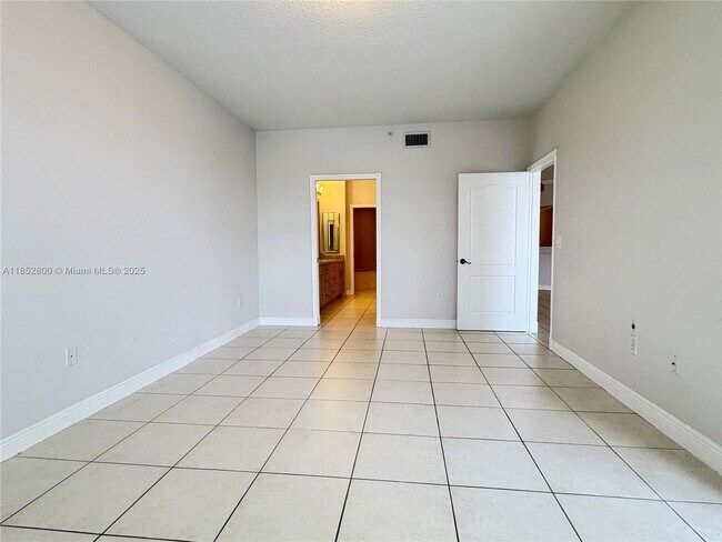 Building Photo - 10730 NW 66th St