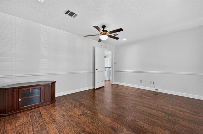 Building Photo - 1035 Flagmore Dr