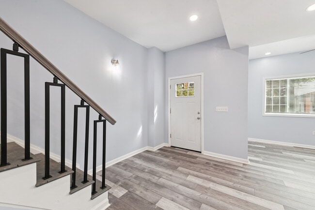 Building Photo - 305 N Graham**