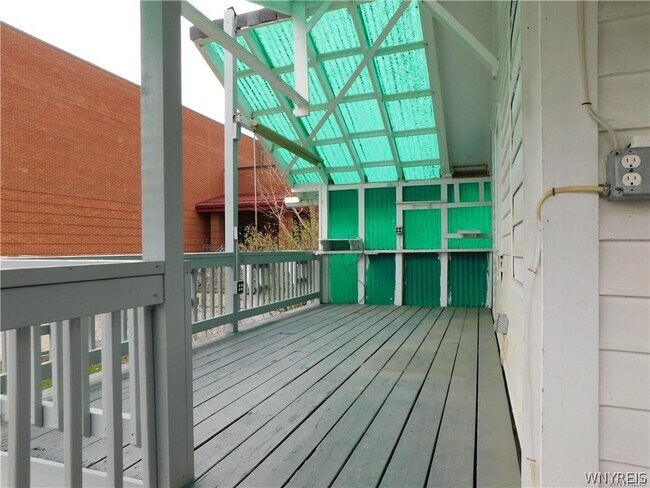 Building Photo - 172 Wellsville St