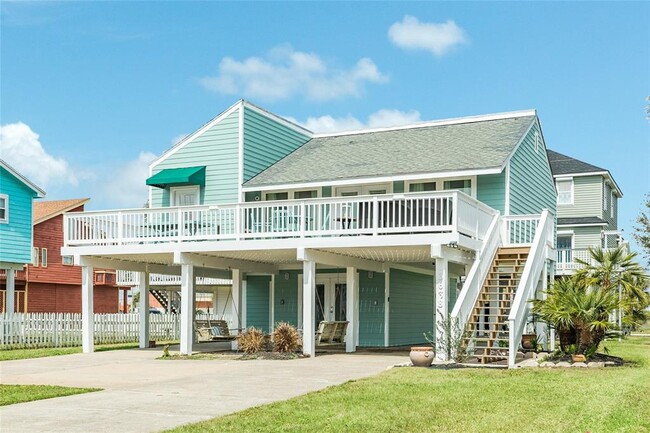 Building Photo - 13638 Pirates Beach Blvd