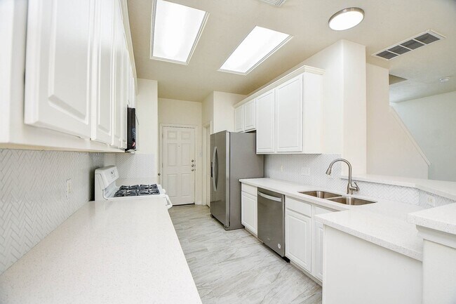 Building Photo - 5607 Stonecloud Ln