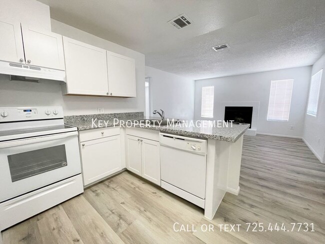 Building Photo - NEWLY UPGRADED 2BD 1BA CONDO * UPSTAIRS UN...