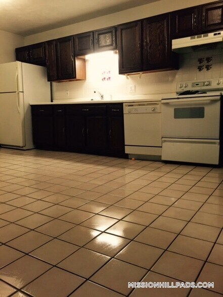 Building Photo - 40 Hillside St