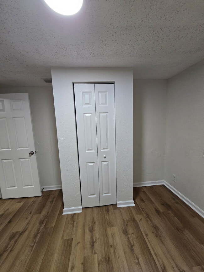 Building Photo - 1347 W 26th St