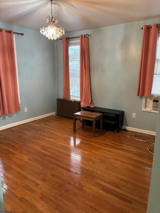 Building Photo - 160 N 16th St