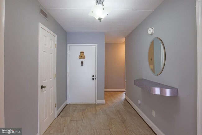 Building Photo - 17 Farmhouse Ct