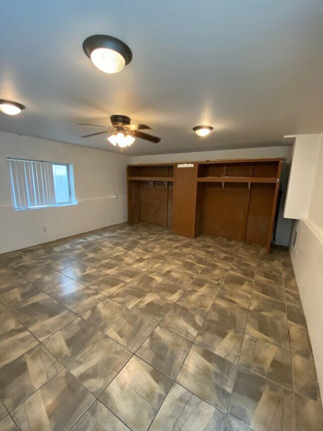 Building Photo - 6571 Del Playa Dr