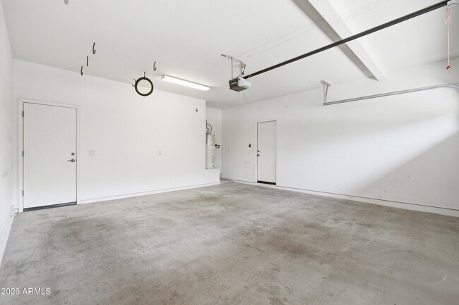 Building Photo - 4157 E Santa Fe Ln