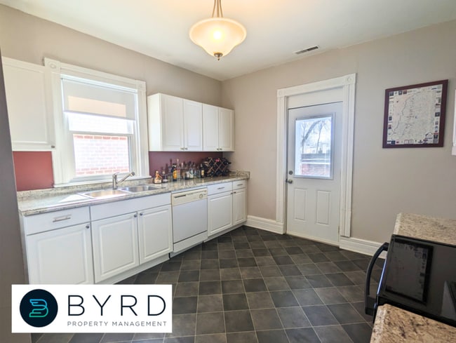 Building Photo - 3027 Floyd Ave