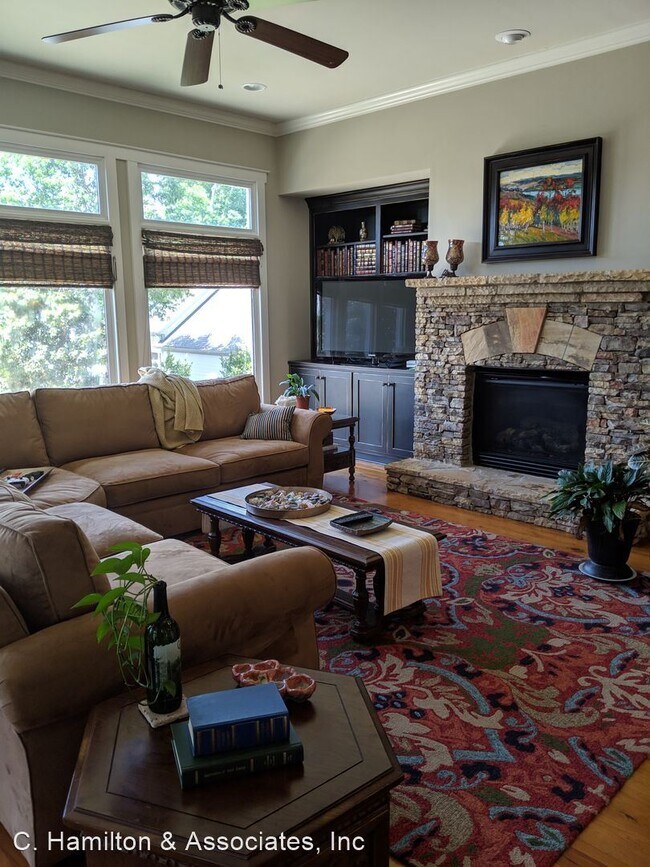 Building Photo - 3 br, 2.5 bath House - 68 Charter Oak Dr