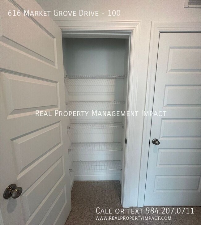 Building Photo - 616 Mkt Grv Dr
