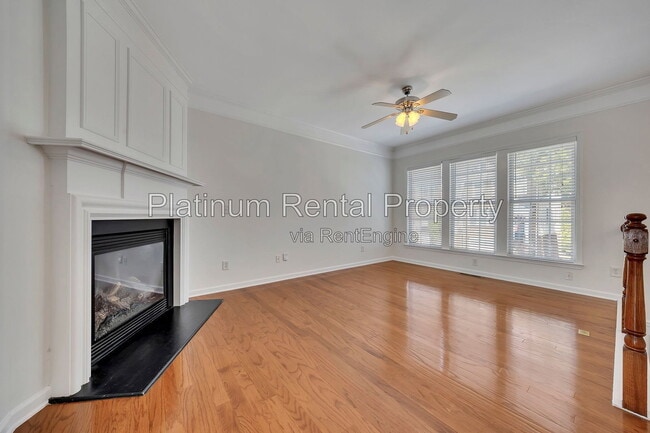 Building Photo - 221 Balaban Cir