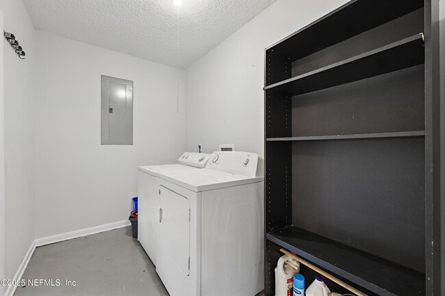 Building Photo - 2505 Waters Edge Dr