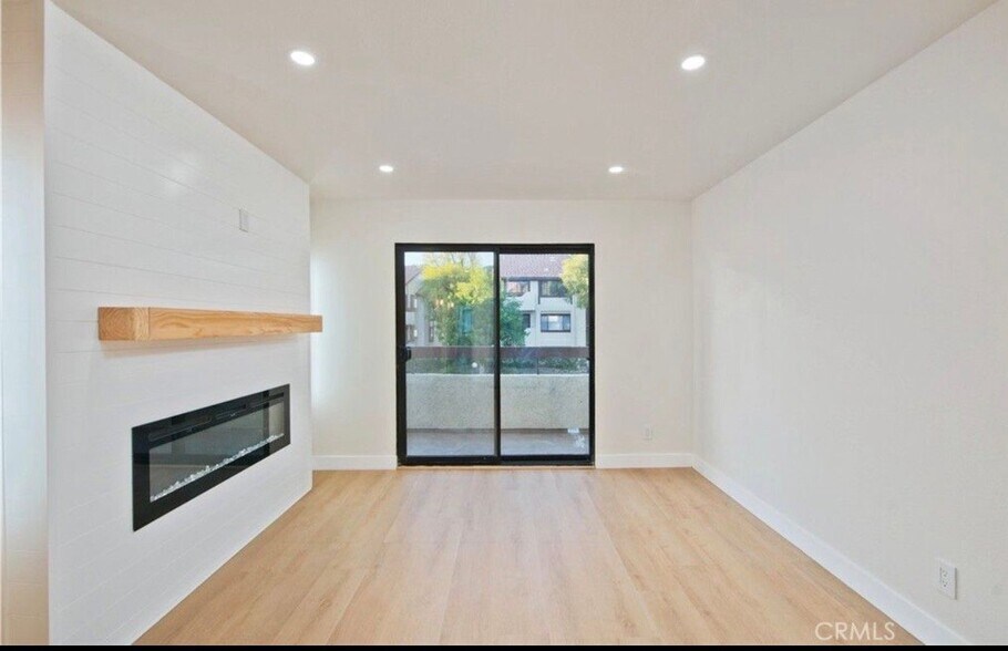 Building Photo - 18028 Saratoga Way