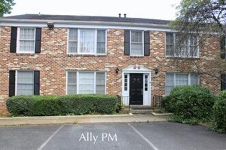 Building Photo - 2527 Hydraulic Rd