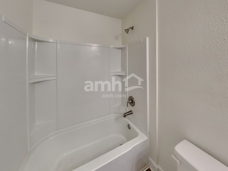 Building Photo - 8571 Highfield Ave