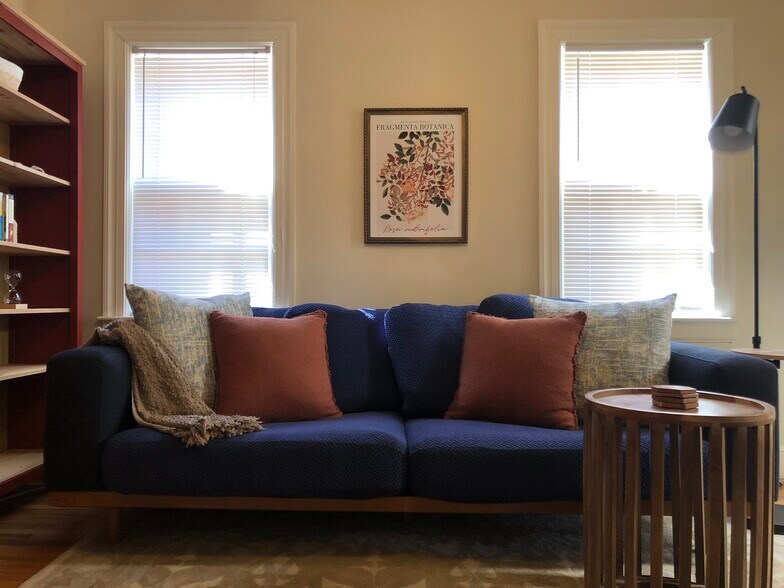 Building Photo - 109 Vintage Ave