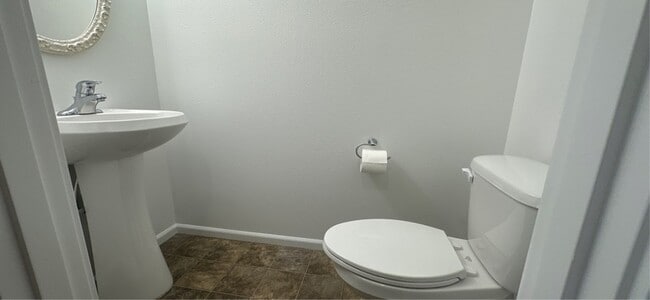 Building Photo - 215 Pioneer Dr