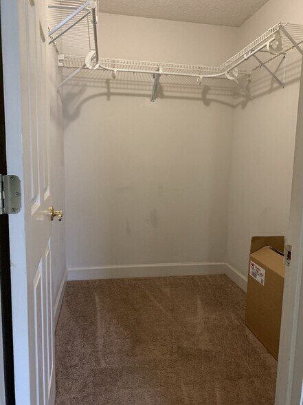 Building Photo - 1601 Red Fox Trail