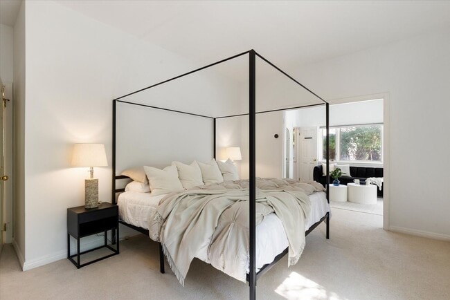 Building Photo - Open Concept Historic Home in Downtown Boz...