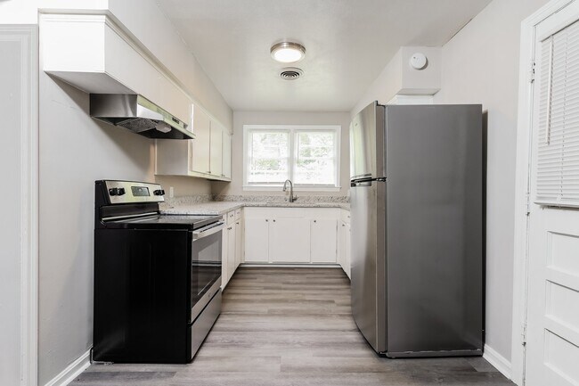 Building Photo - 2913 22nd Ave