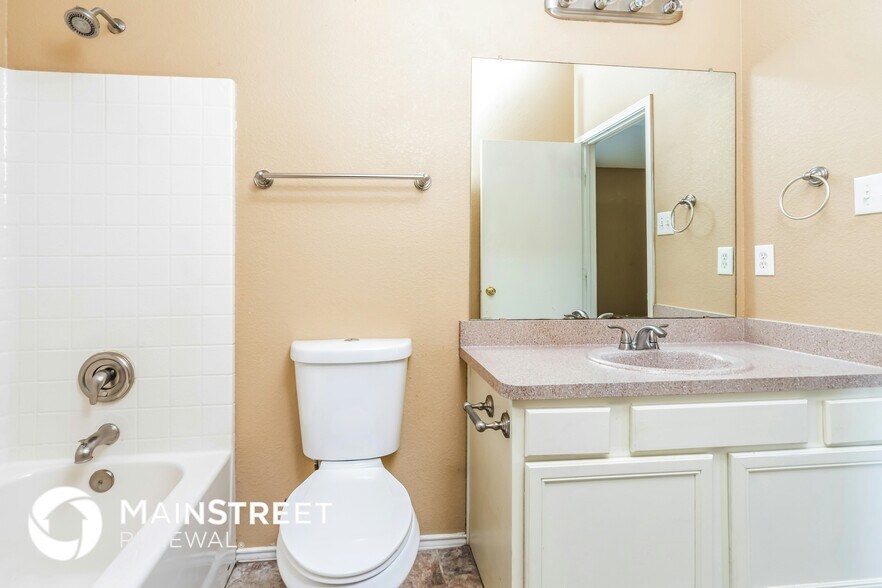 Building Photo - 1611 Emily Ln