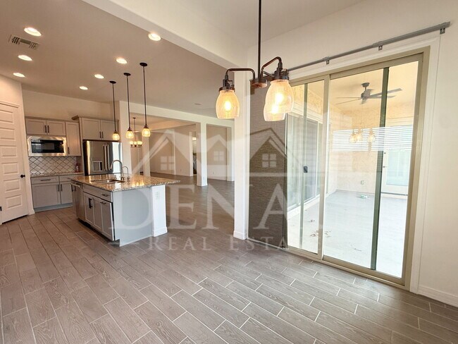 Building Photo - 5214 W Thresher Way