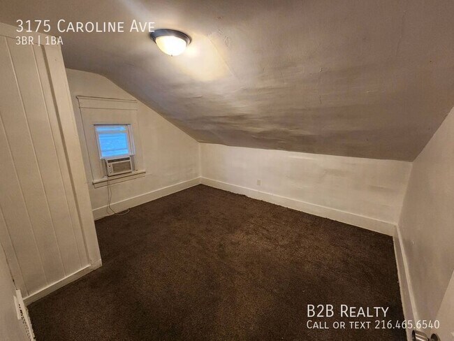 Building Photo - 3175 Caroline Ave
